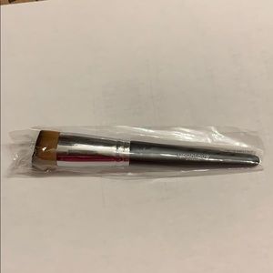 Younique liquid foundation brush